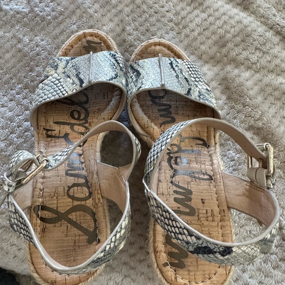 Sam Edelman Beige and Black Snakeskin Wedges, Size 9 - Picture 13 of 16